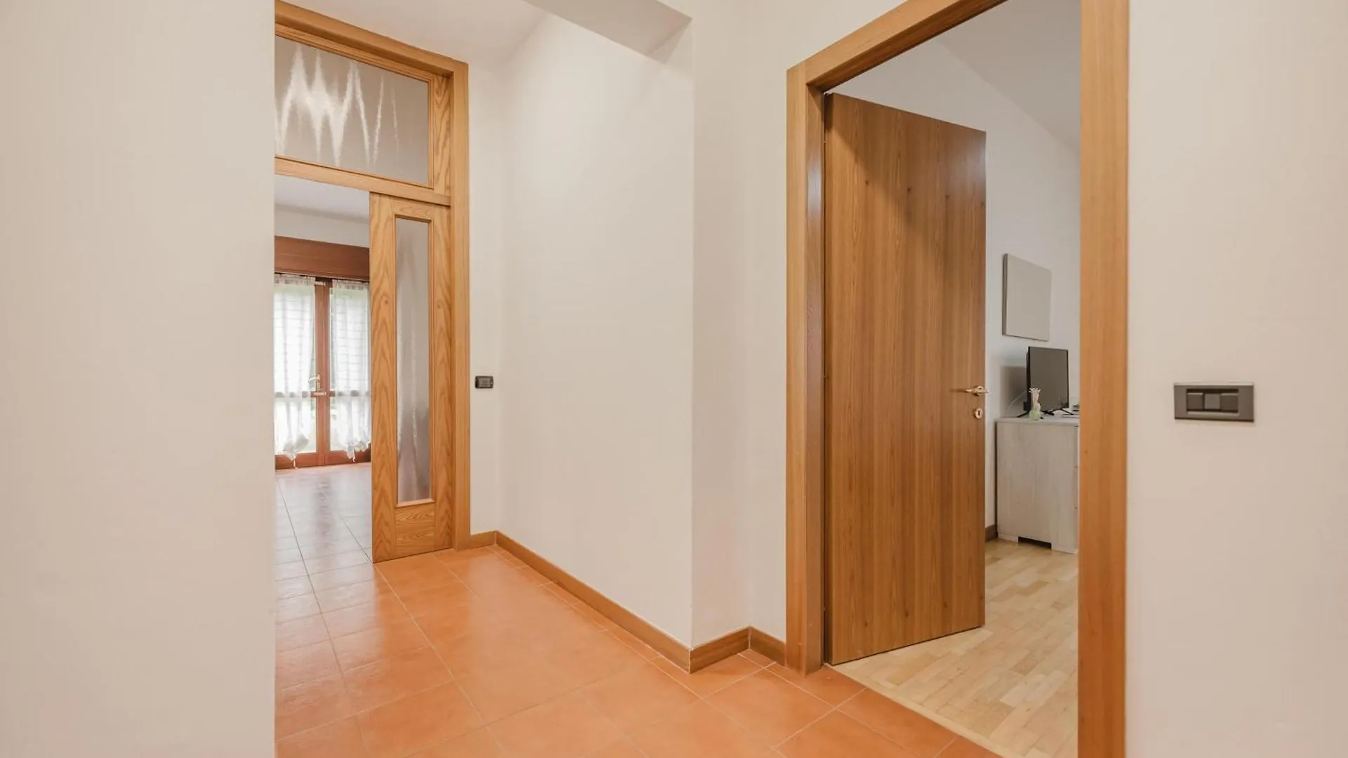 Apartamento Casa Rivoli - Private Garden & Free Parking Rivoli Veronese