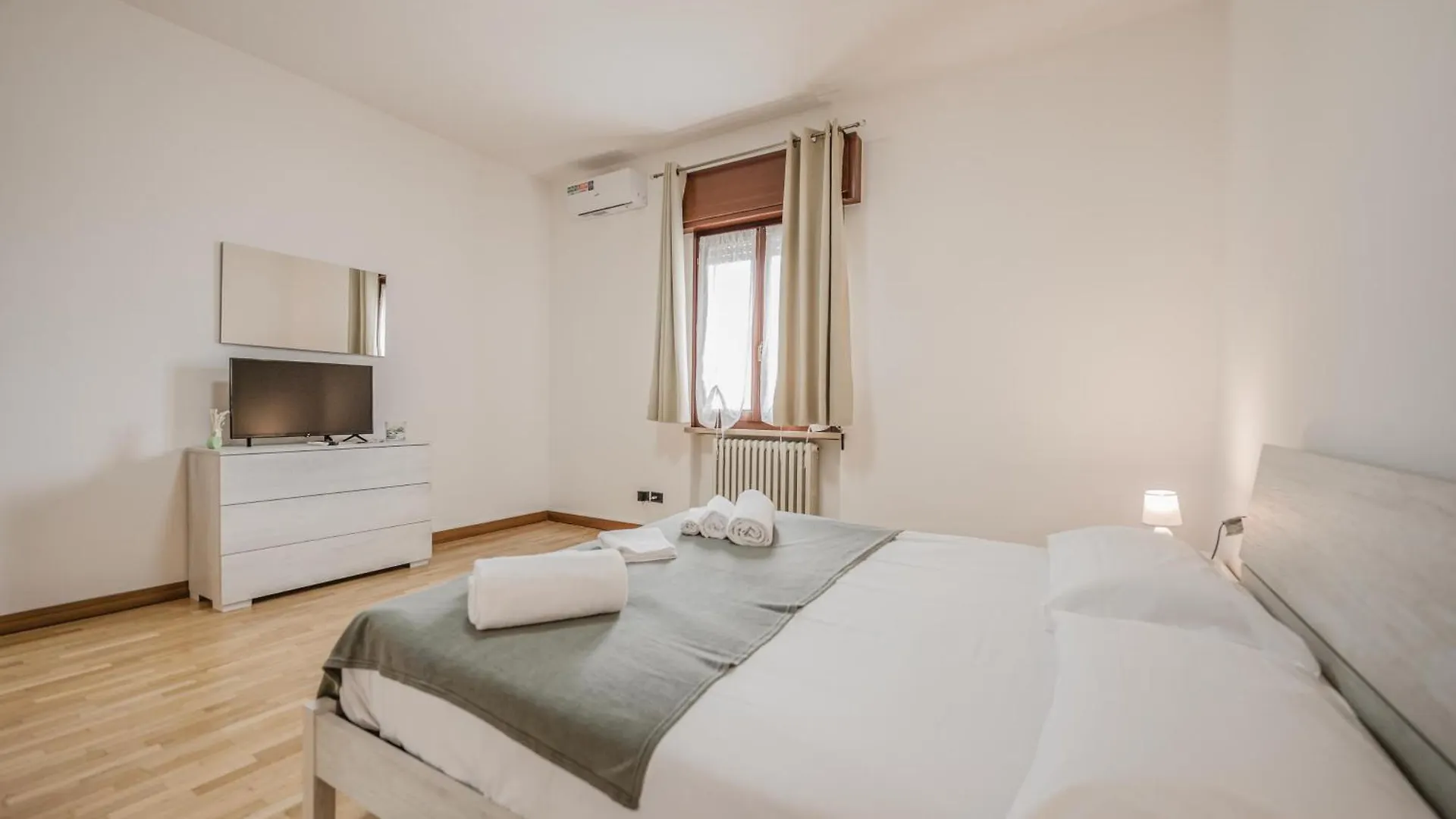 Apartamento Casa Rivoli - Private Garden & Free Parking Rivoli Veronese